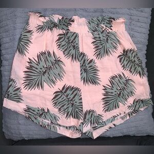 Ladies leaf printed pink shorts